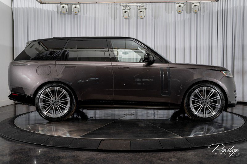 Used 2025 Land Rover Range Rover SE image 14