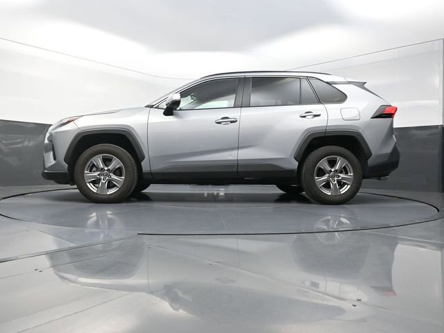 Used 2025 Toyota RAV4 XLE AWD/4WD image 33