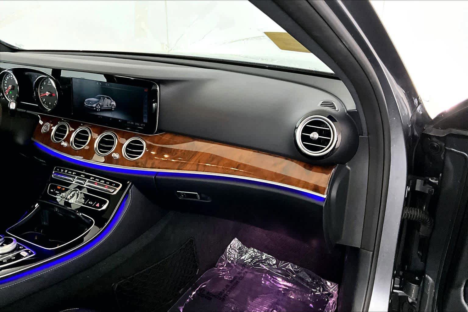 Used 2017 Mercedes-Benz E 300 4MATIC image 19