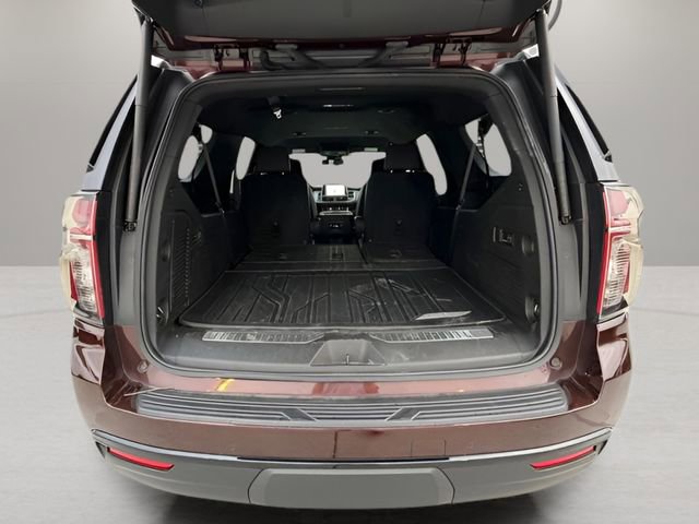 Used 2023 Chevrolet Suburban RST w/ Luxury Package image 32