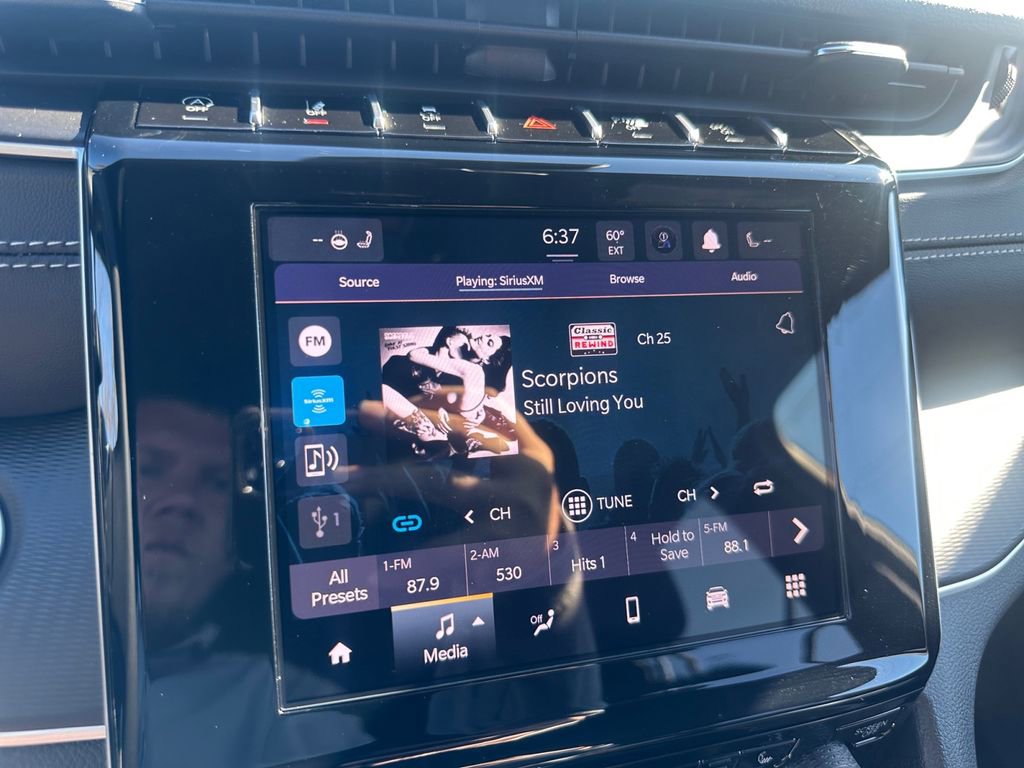 New 2025 Jeep Grand Cherokee Altitude image 19