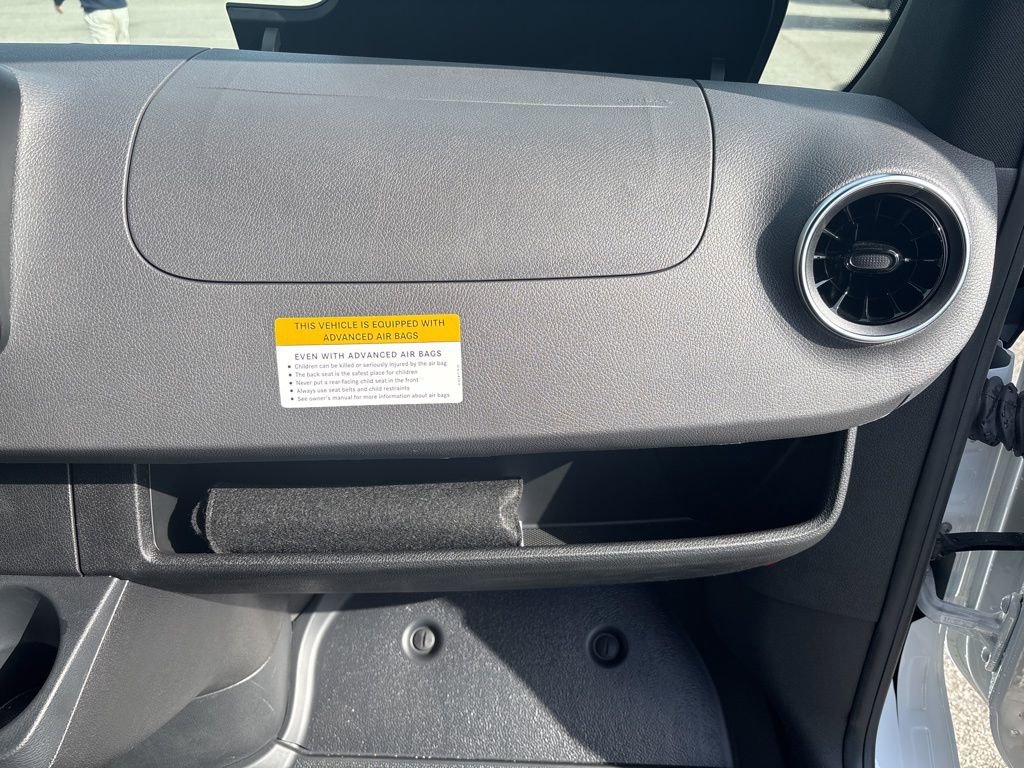 New 2024 Mercedes-Benz eSprinter 170 Cargo image 18