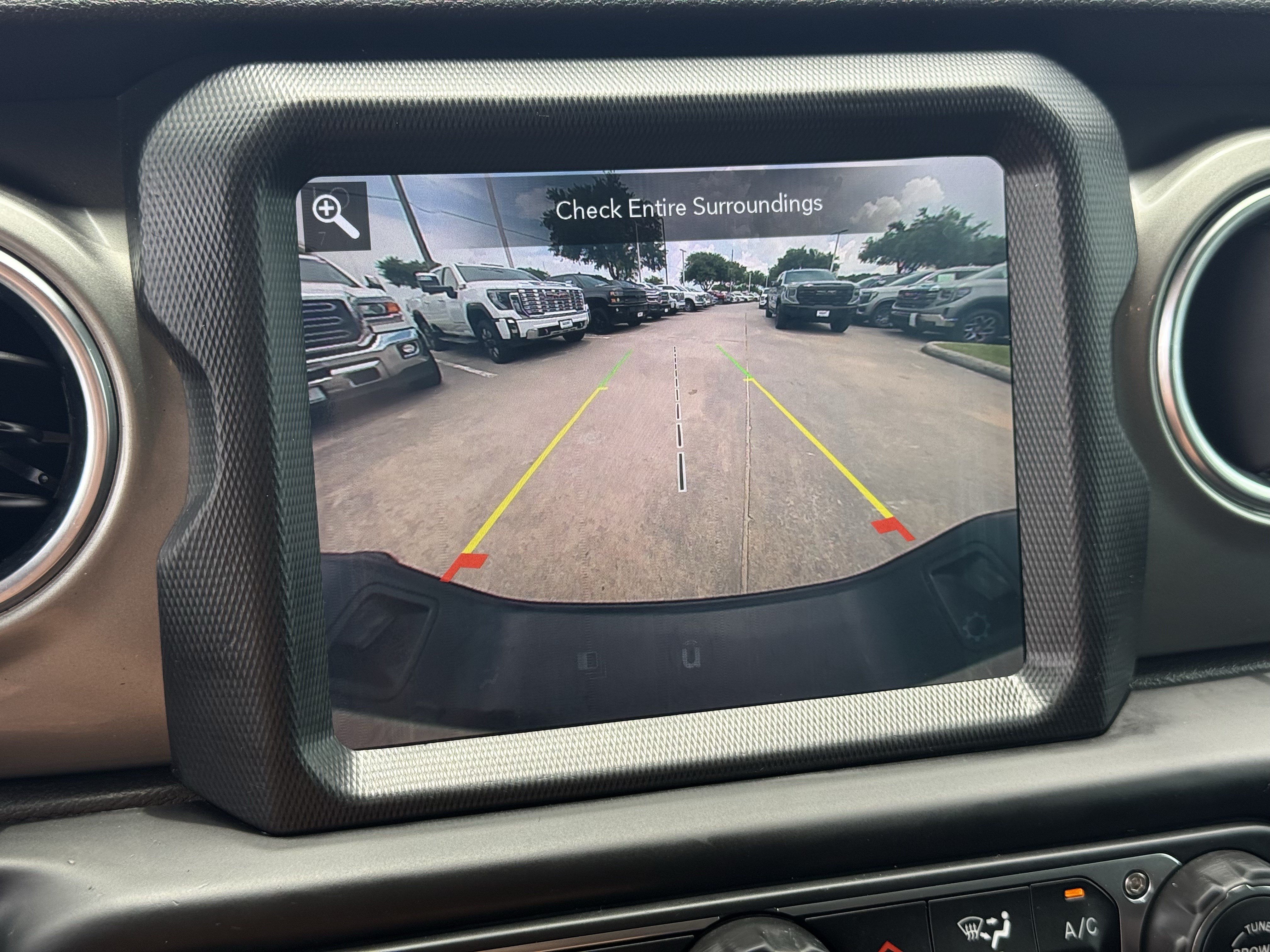 Used 2020 Jeep Gladiator Overland AWD/4WD image 21