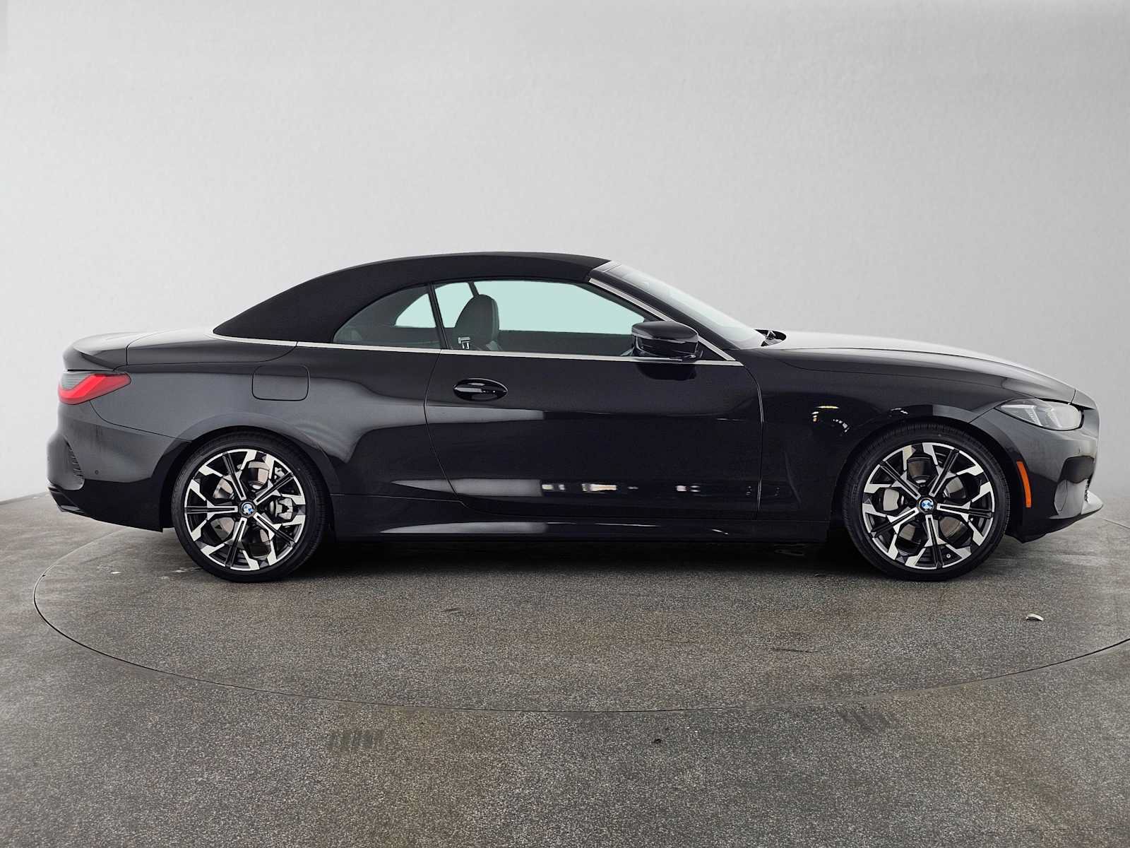 Used 2026 BMW 430i Convertible w/ Premium Package RWD image 2