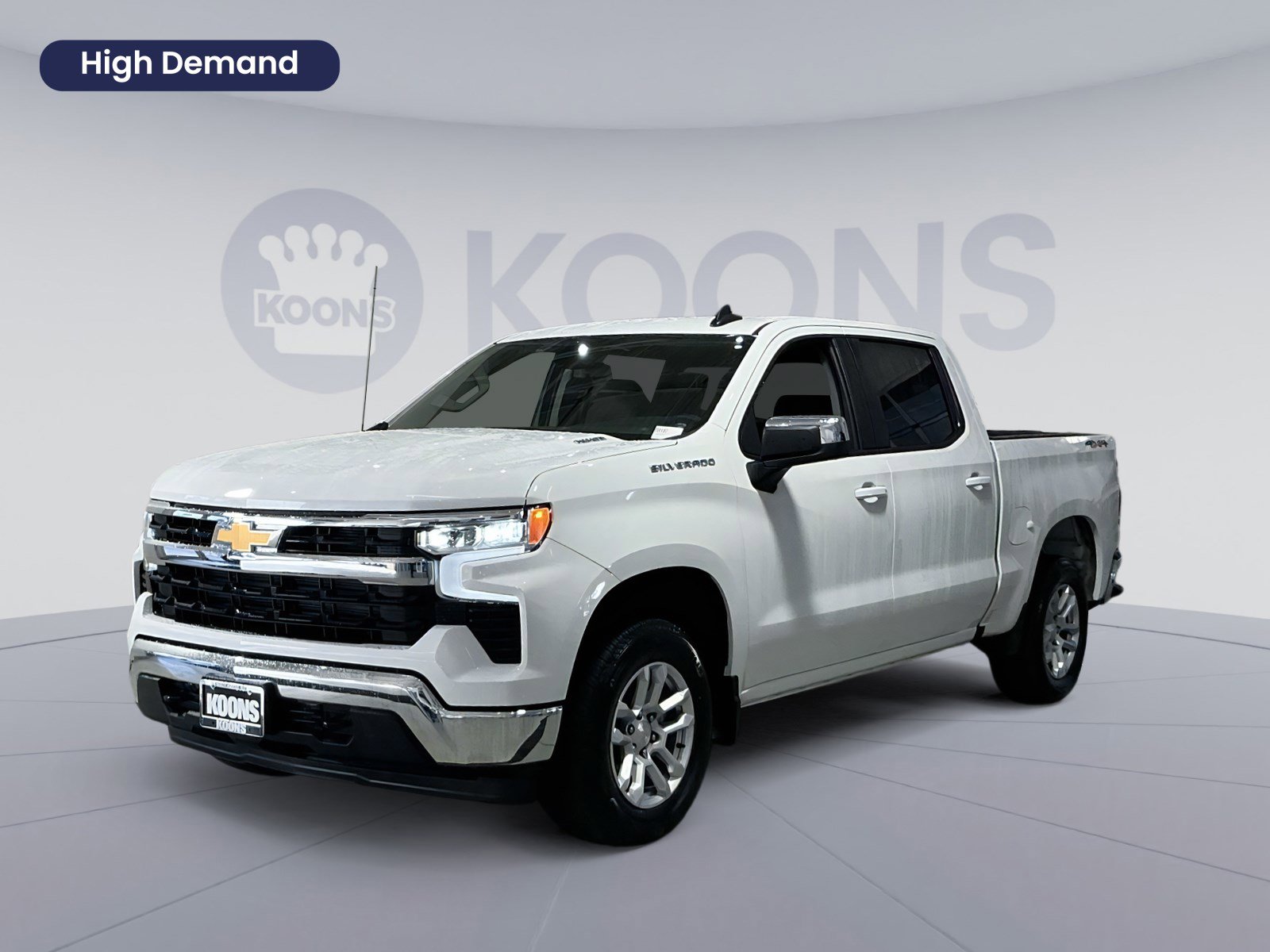 Used 2025 Chevrolet Silverado 1500 LT AWD/4WD image 1