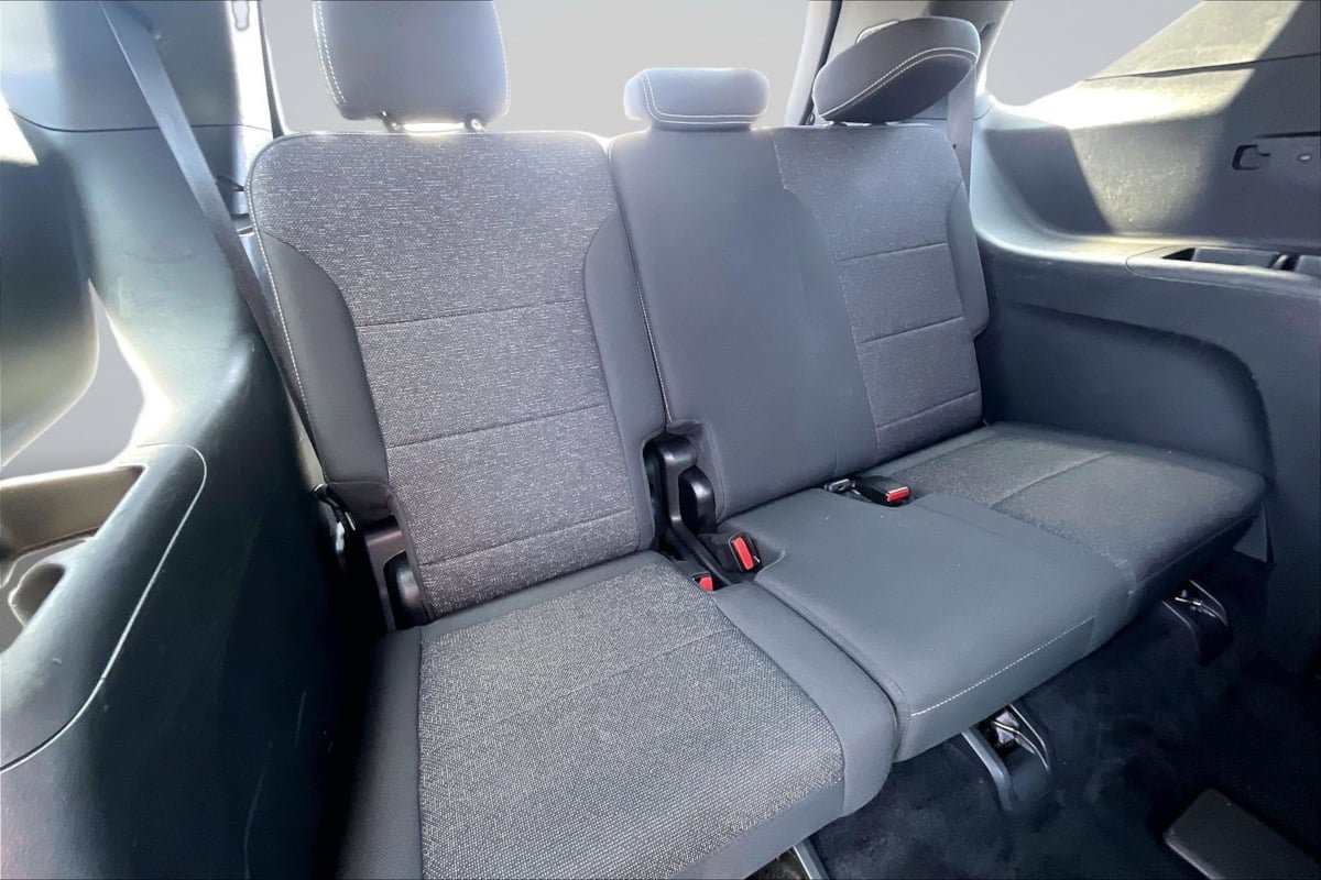 Used 2024 Chevrolet Traverse LT FWD image 28