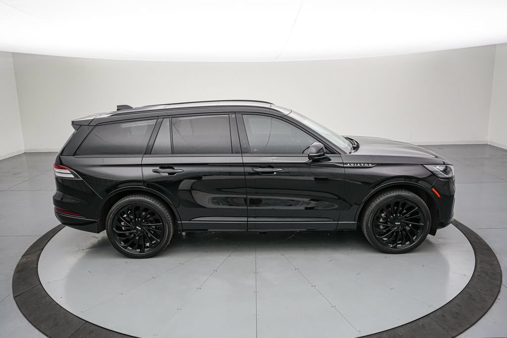 Used 2025 Lincoln Aviator Reserve w/ Jet Appearance Package AWD/4WD image 3