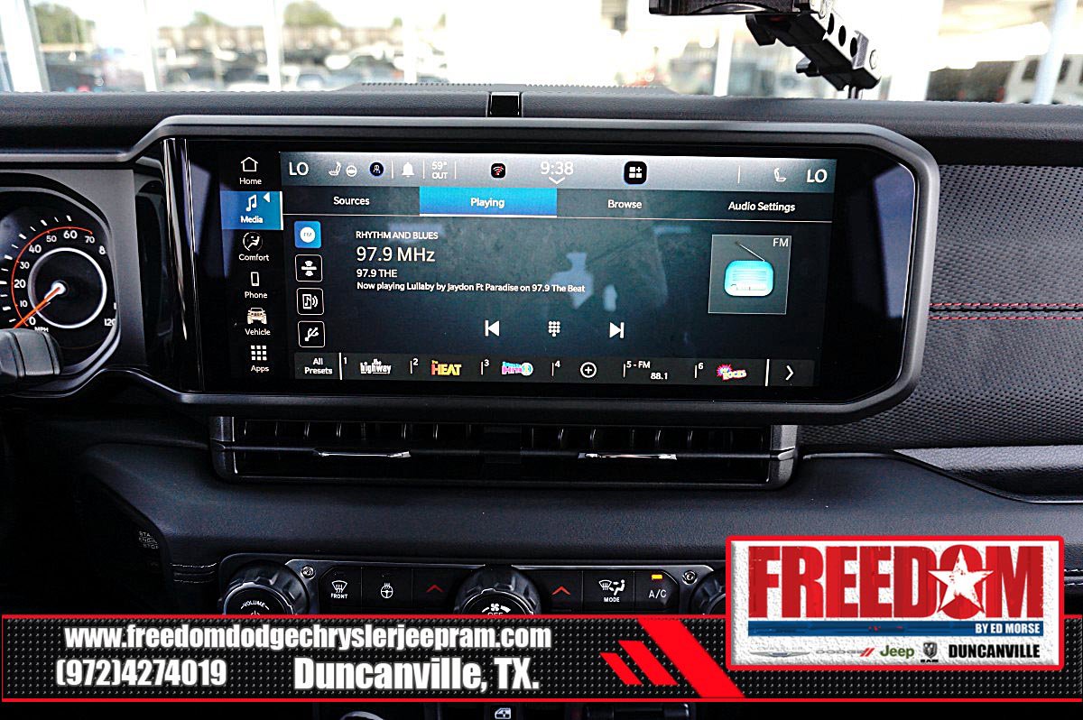 Certified 2025 Jeep Gladiator Rubicon w/ Convenience Group AWD/4WD image 19