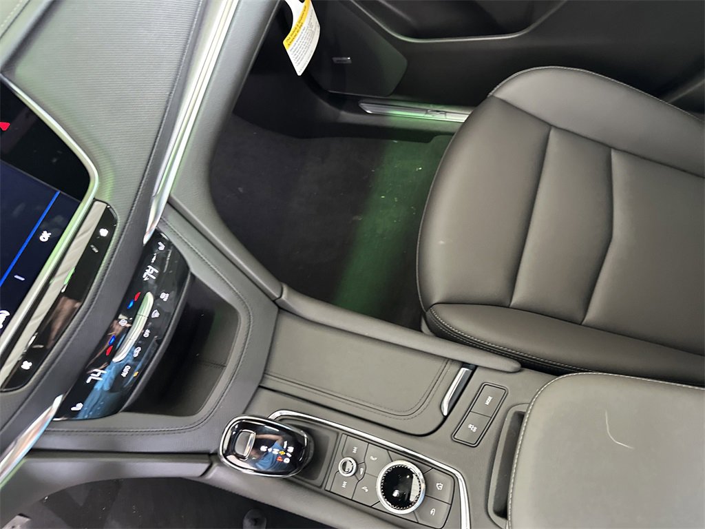 New 2025 Cadillac XT5 Luxury image 24