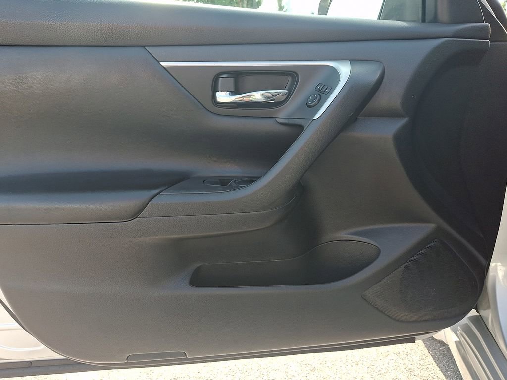 Used 2017 Nissan Altima 2.5 S w/ Power Driver Seat Package FWD image 12