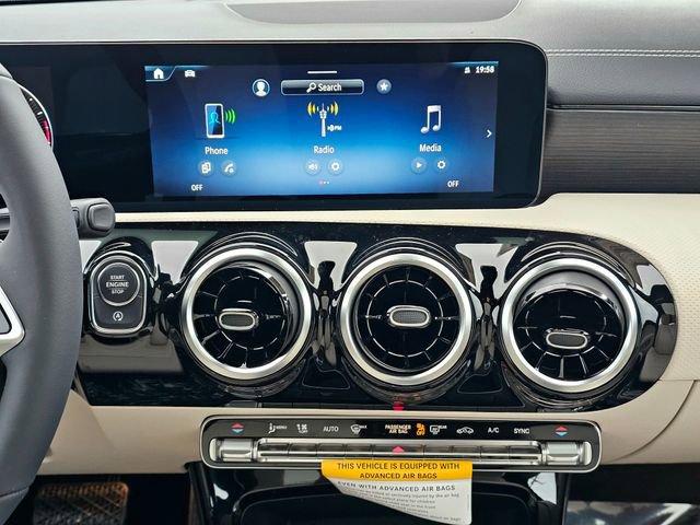 New 2026 Mercedes-Benz CLA 250 4MATIC image 36