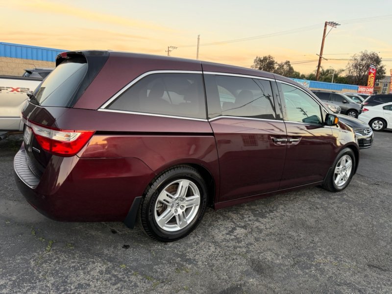 Used 2012 Honda Odyssey Touring image 4