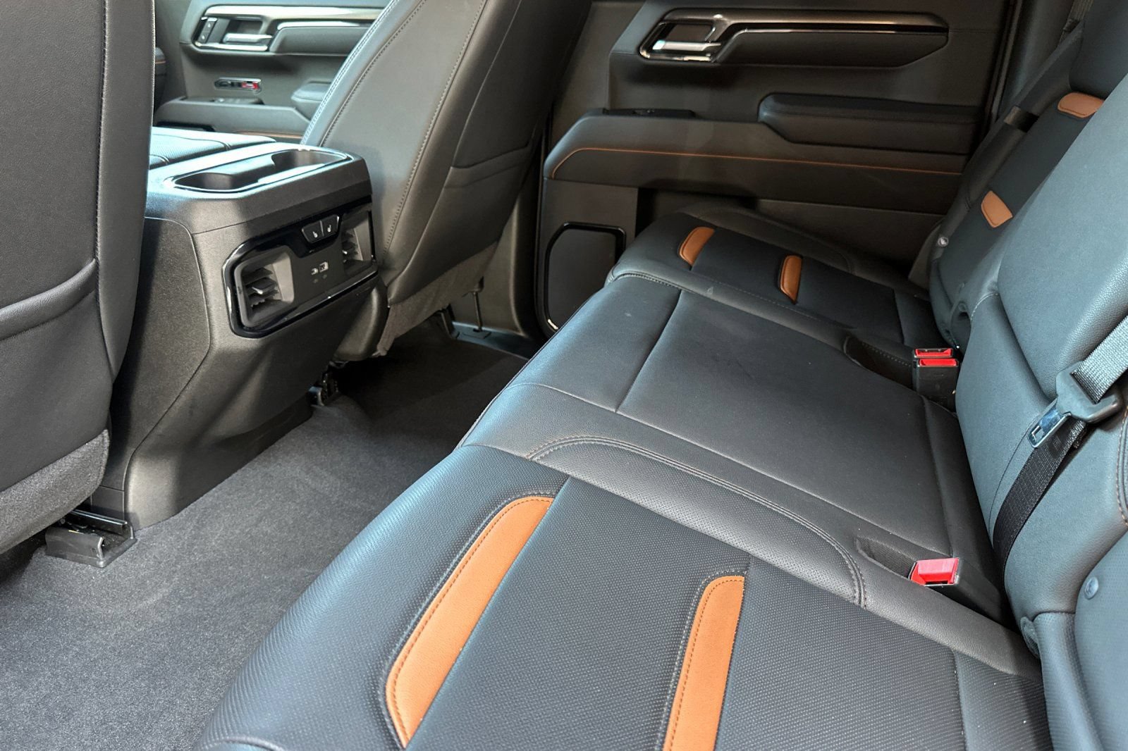 Certified 2025 GMC Sierra 1500 AT4 w/ AT4 Premium Package AWD/4WD image 13