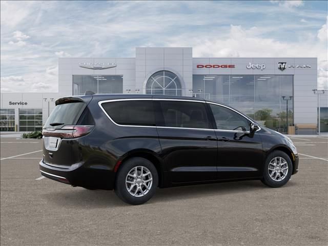 New 2026 Chrysler Pacifica Select image 4