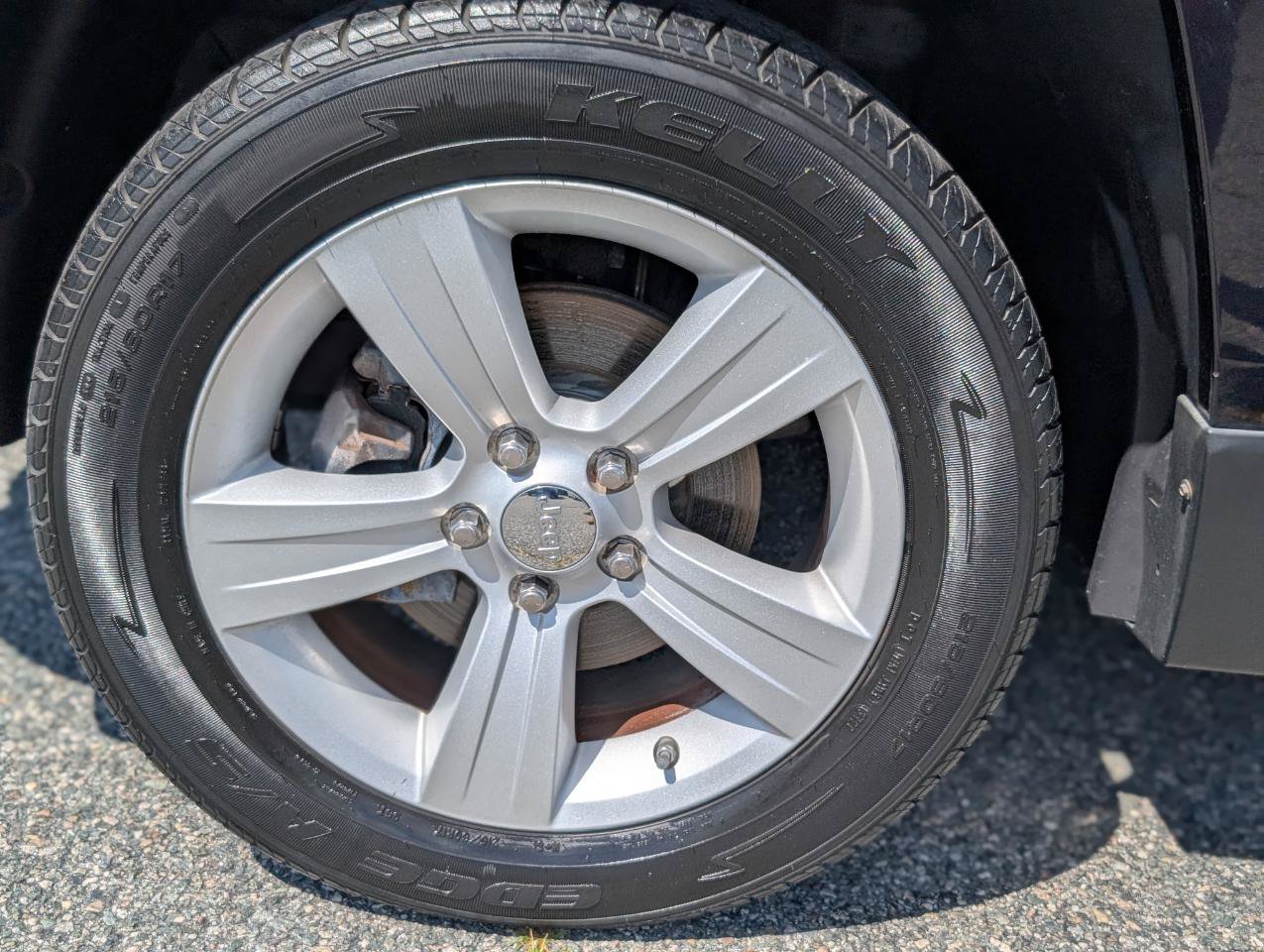 Used 2011 Jeep Patriot Latitude FWD image 3