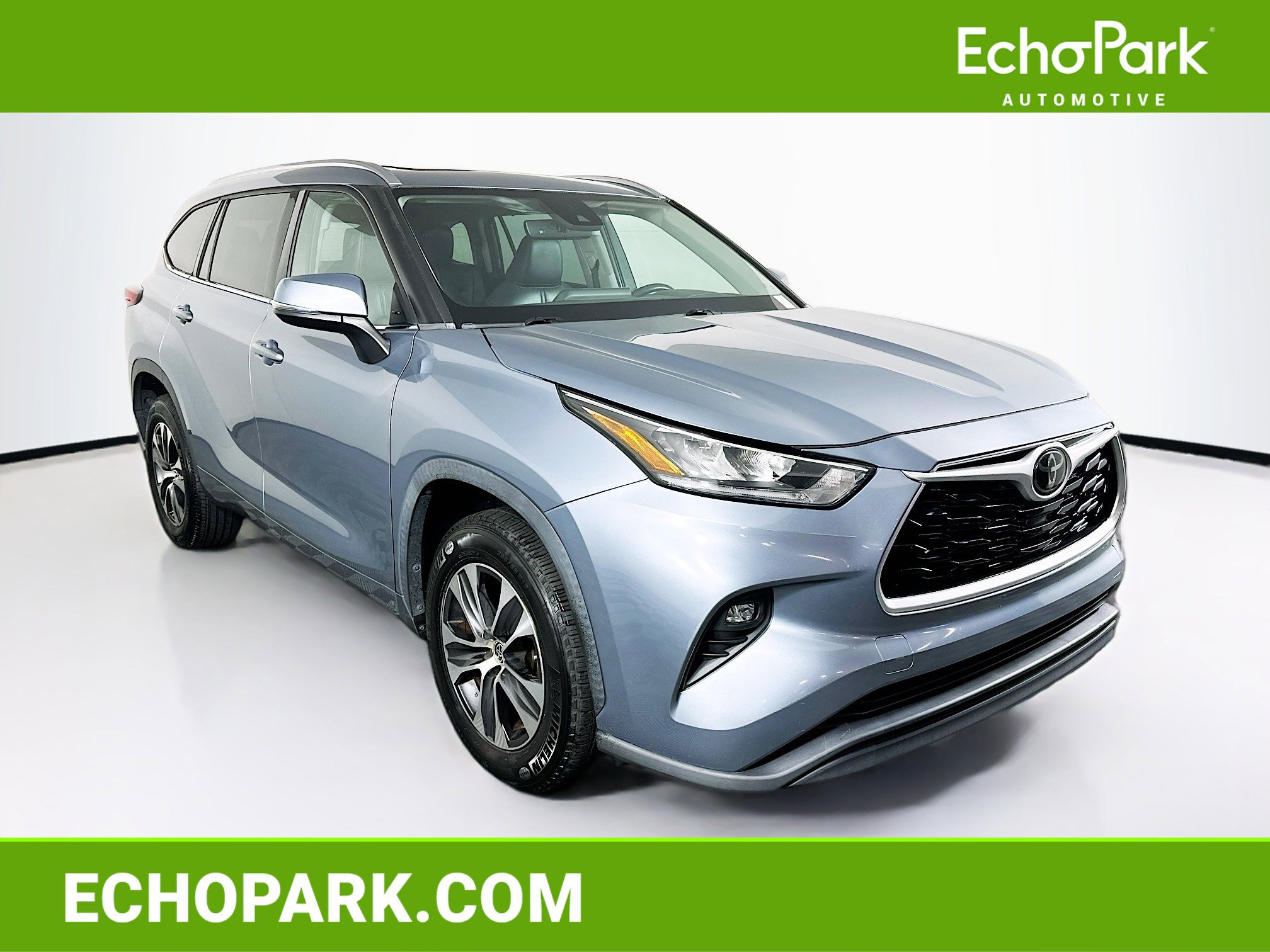 Used 2020 Toyota Highlander XLE FWD image 1