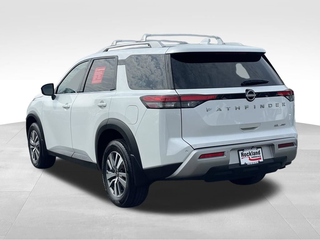 Certified 2025 Nissan Pathfinder SL image 5