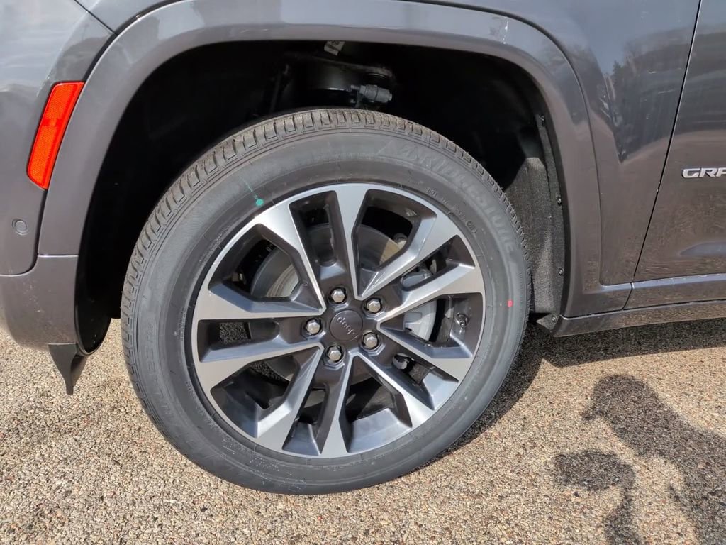 New 2025 Jeep Grand Cherokee L Overland image 15