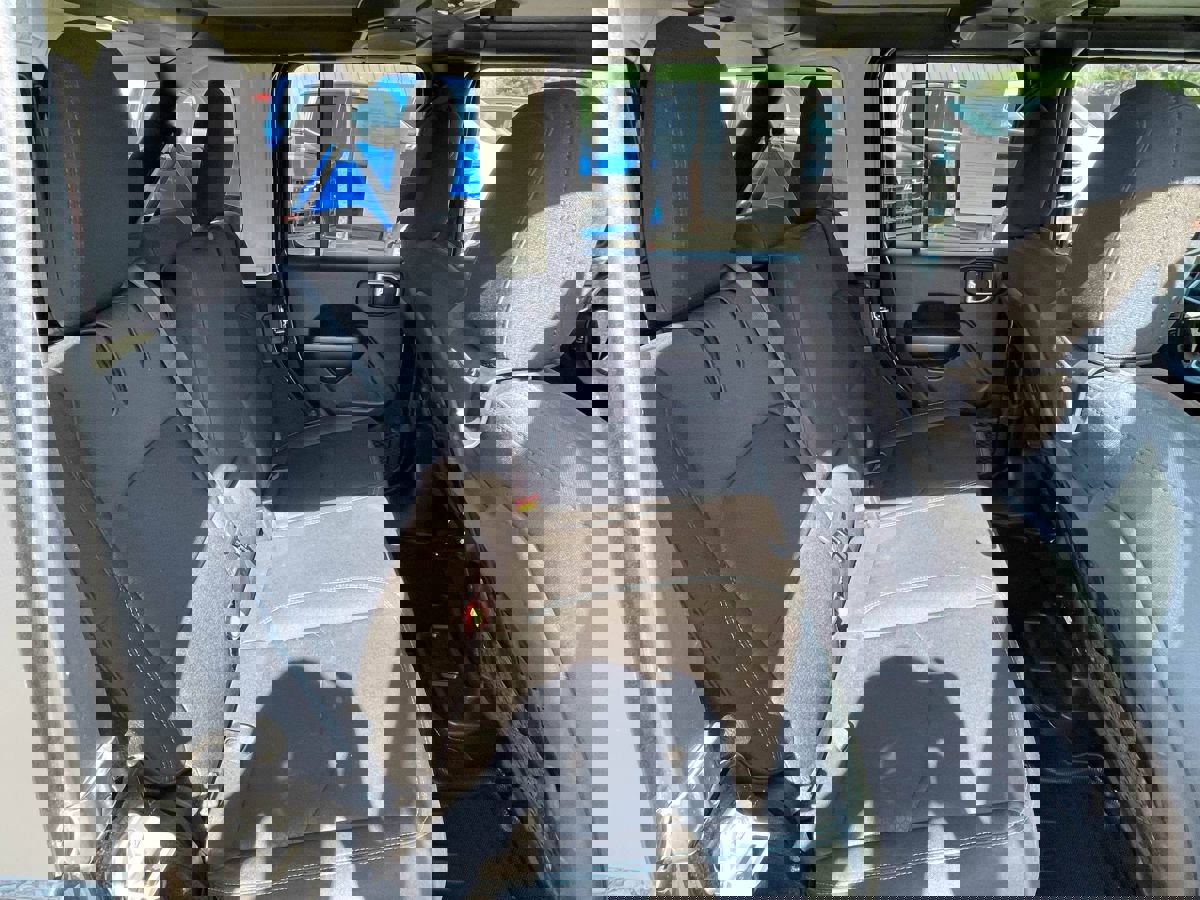 Used 2021 Jeep Wrangler Unlimited Rubicon 4xe w/ Safety Group AWD/4WD image 13