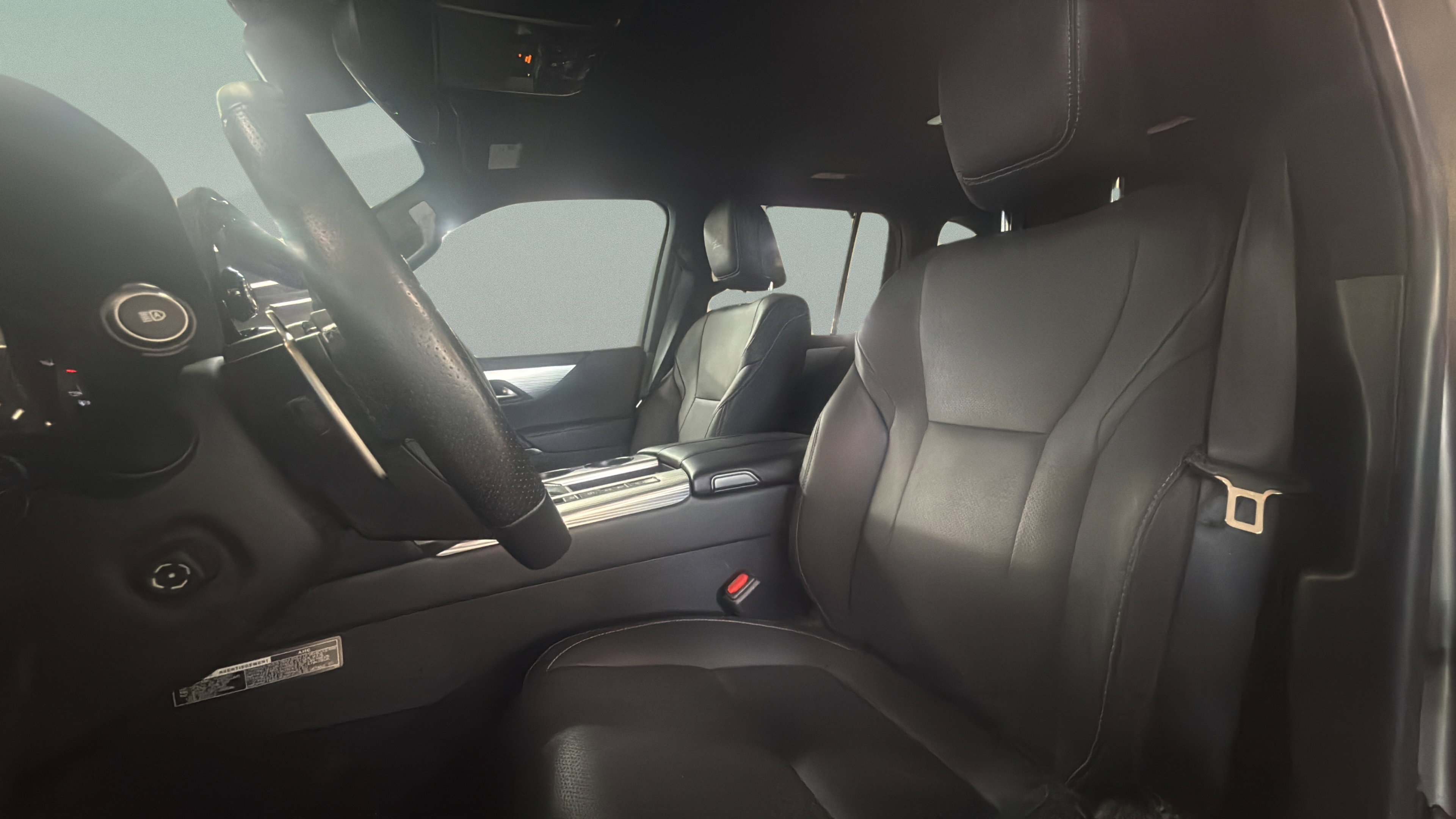 Used 2023 Lexus LX 600 F Sport w/ Accessory Package (Z1) AWD/4WD image 10