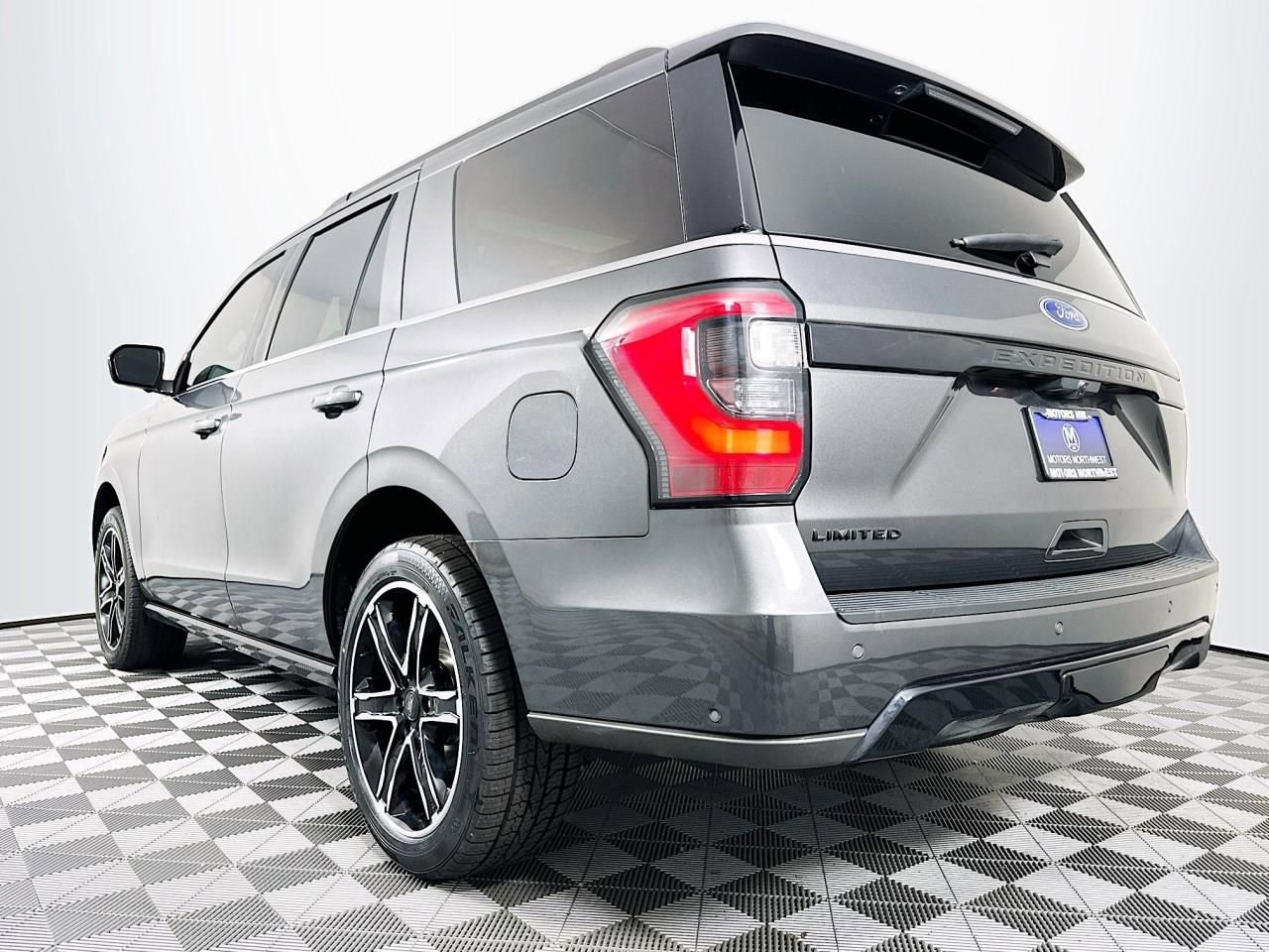 Used 2020 Ford Expedition Limited w/ Equipment Group 303A image 23