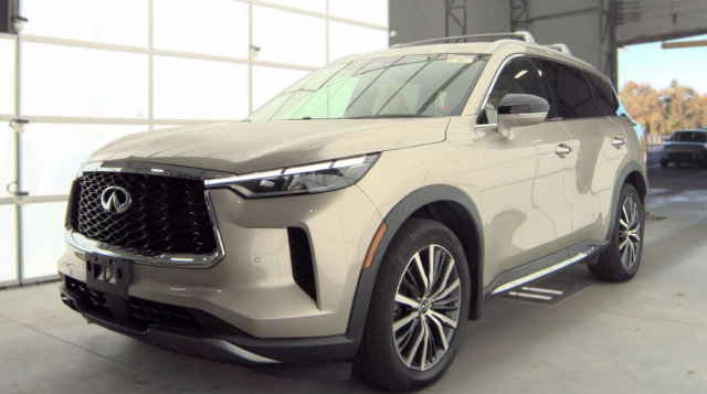 Used 2023 INFINITI QX60 Sensory w/ Vision Package