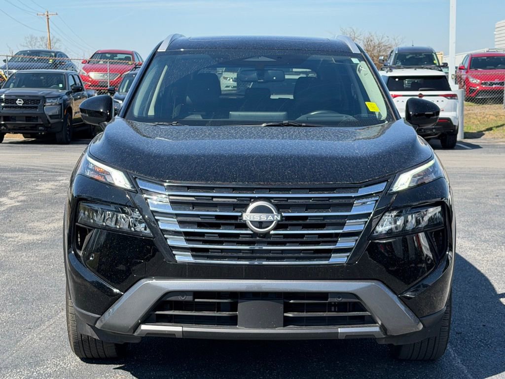 Used 2025 Nissan Rogue SL w/ Tech Package image 10