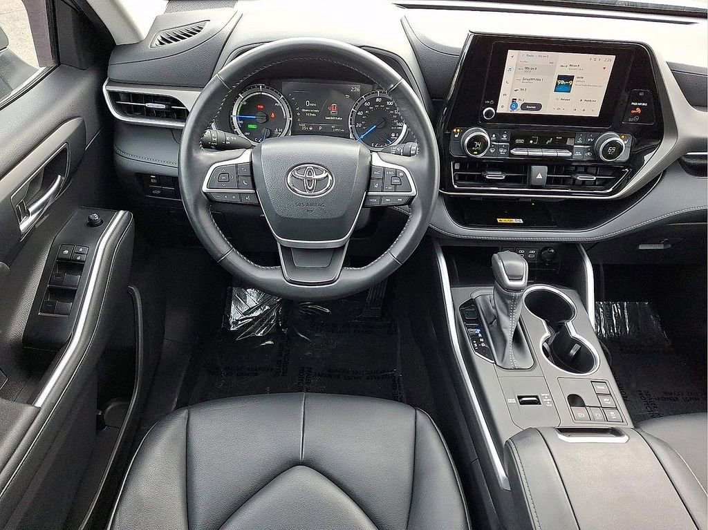 Used 2023 Toyota Highlander XLE image 26