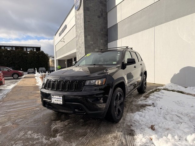 Used 2020 Jeep Grand Cherokee Laredo image 9
