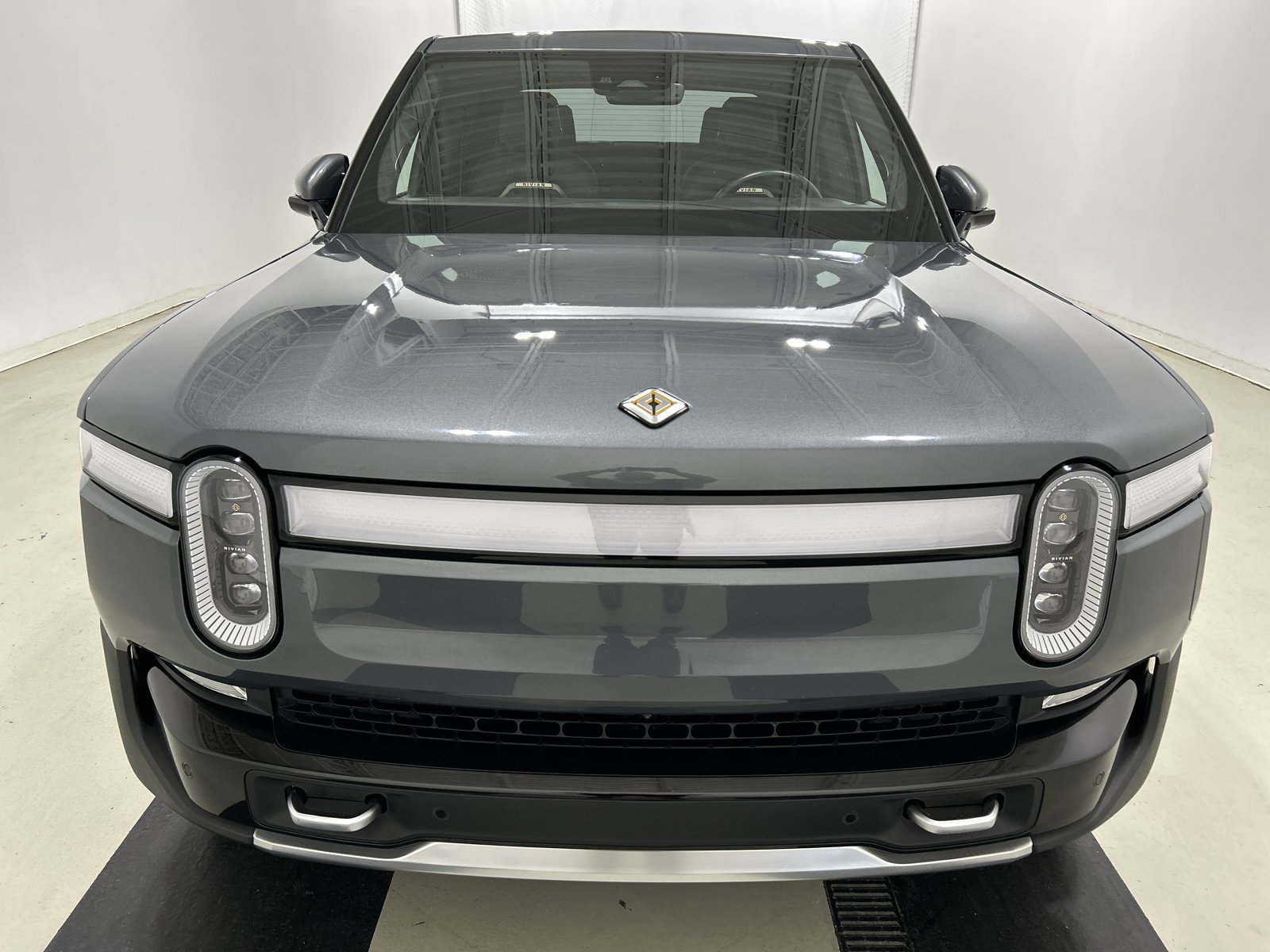 Used 2024 Rivian R1T Adventure AWD/4WD image 8