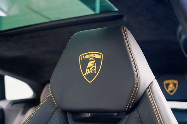 Used 2022 Lamborghini Urus image 52
