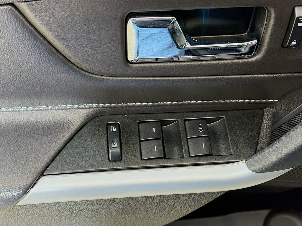 Used 2013 Ford Edge Sport w/ Driver Entry Pkg image 29