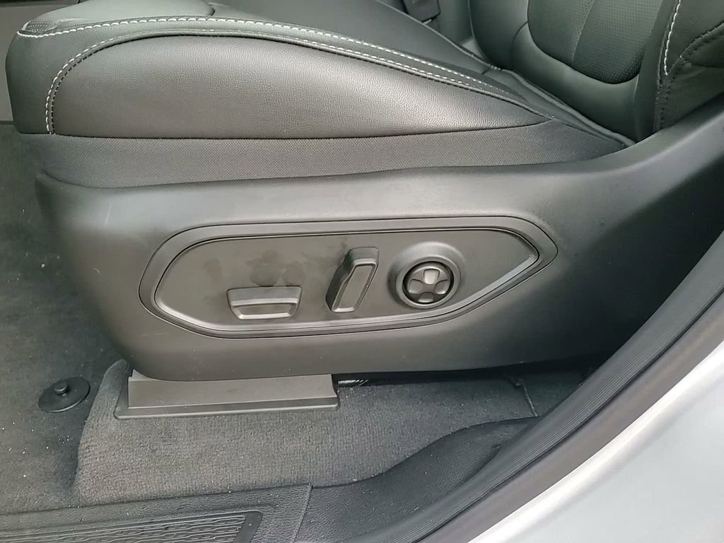 New 2025 Jeep Grand Cherokee Limited w/ Luxury Tech Group II image 27