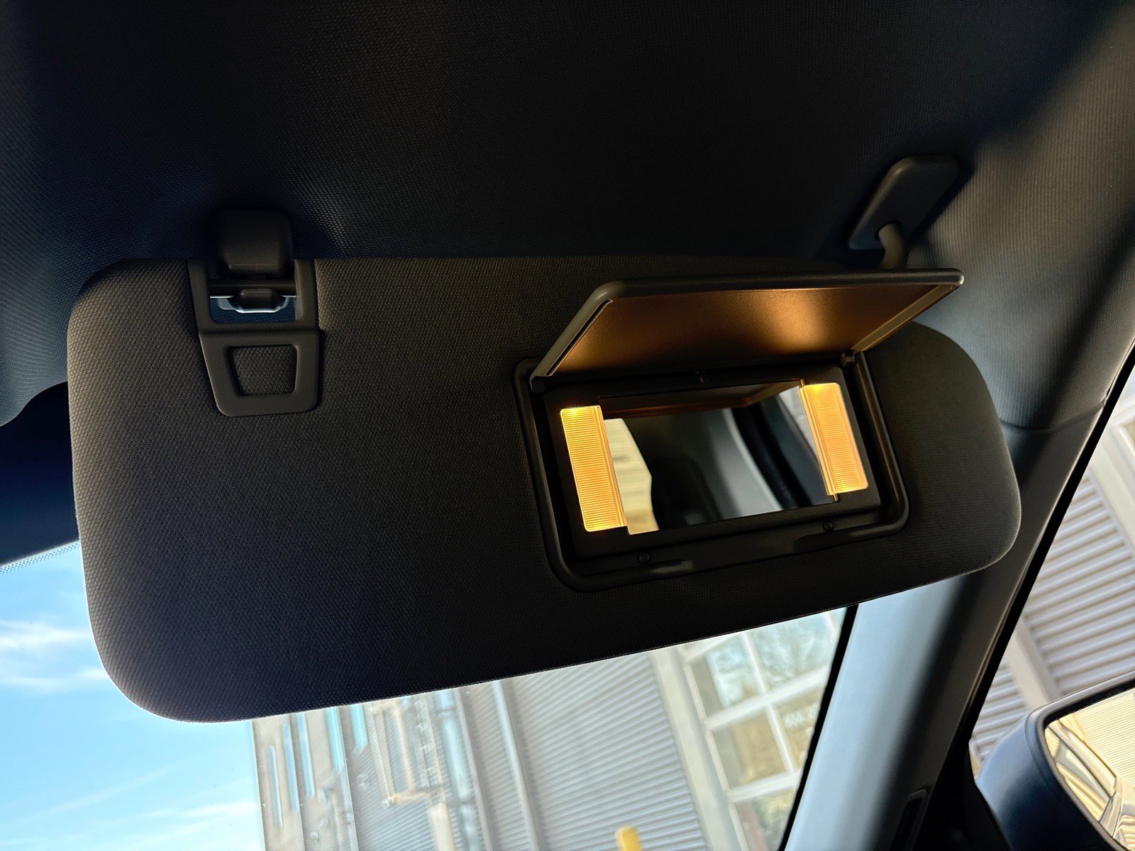 Used 2022 Ford Explorer XLT w/ Equipment Group 202A image 33