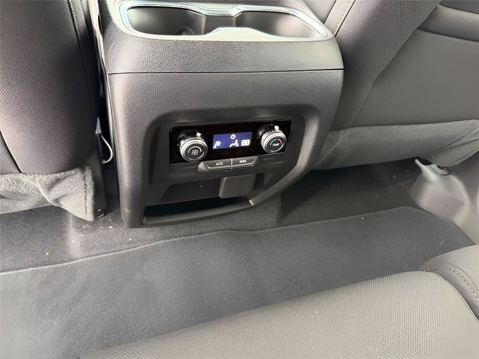 New 2025 GMC Acadia Elevation FWD image 29