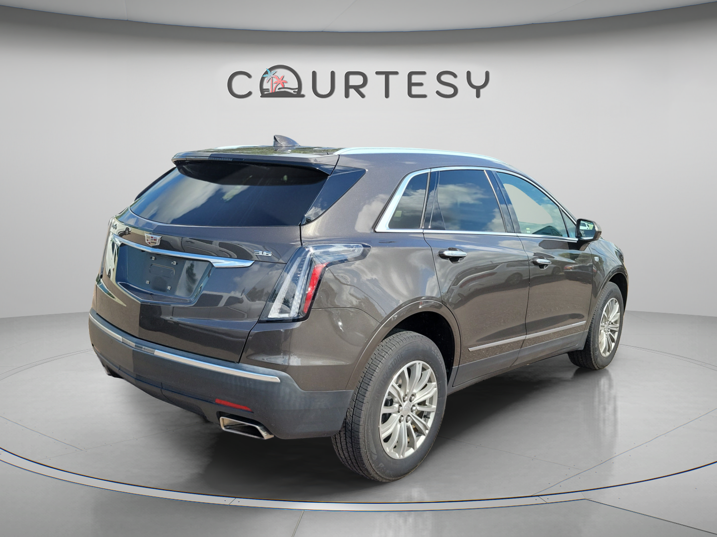 Used 2019 Cadillac XT5 Luxury FWD image 3