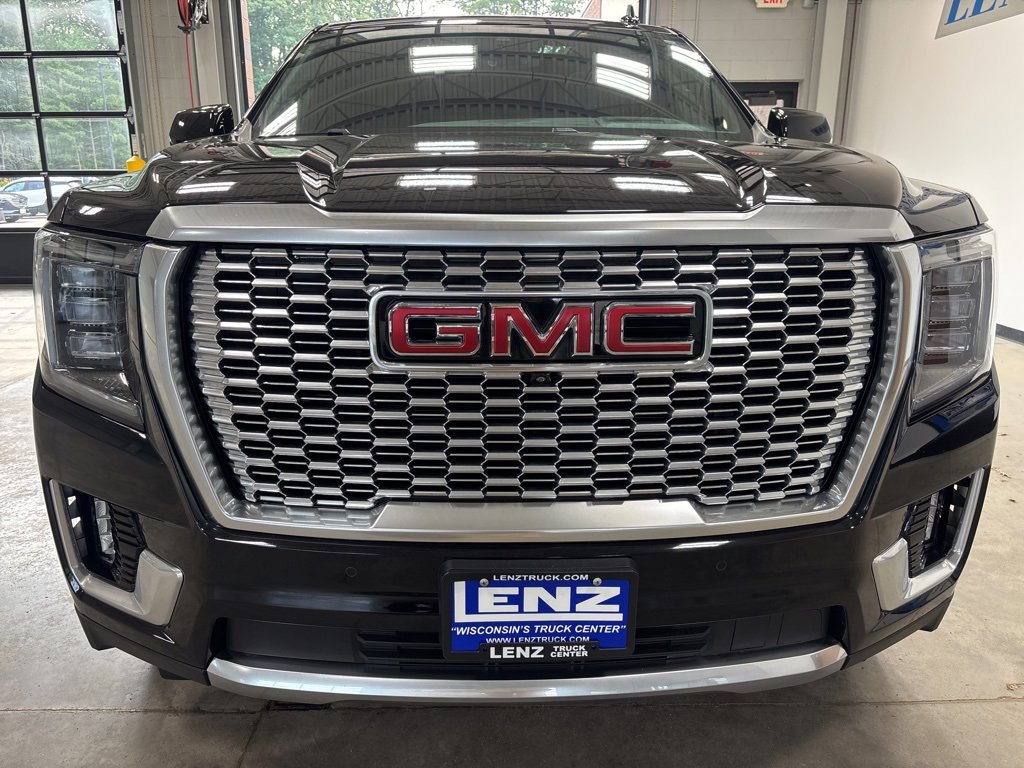 Used 2024 GMC Yukon XL Denali image 3