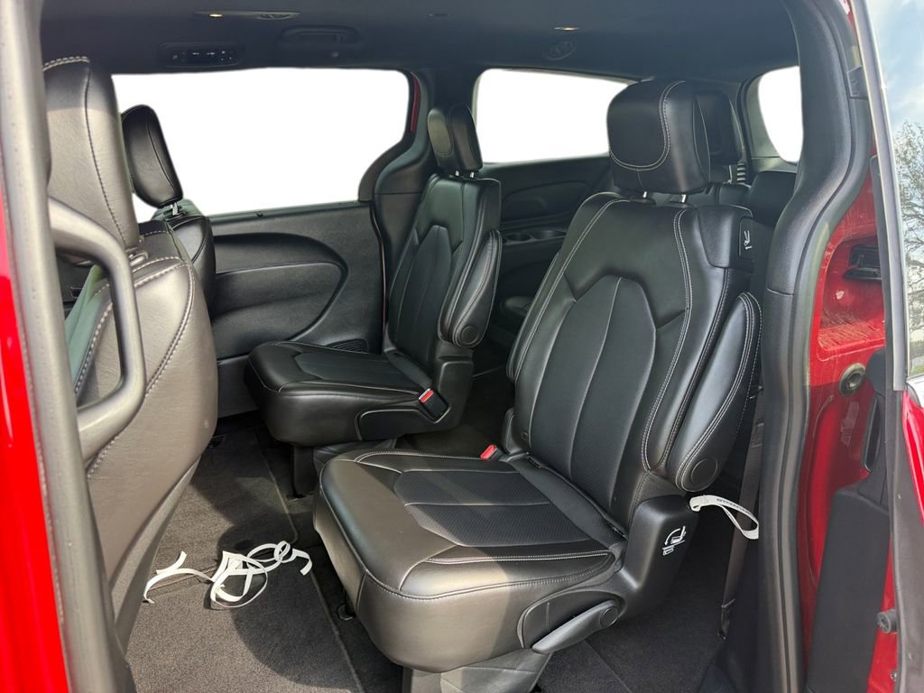 Used 2025 Chrysler Pacifica Select FWD image 24