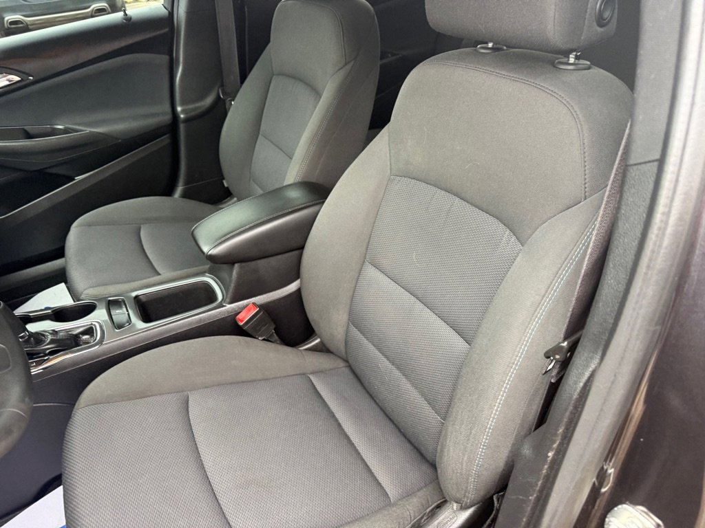 Used 2016 Chevrolet Cruze LT w/ Sun And Sound Package image 21