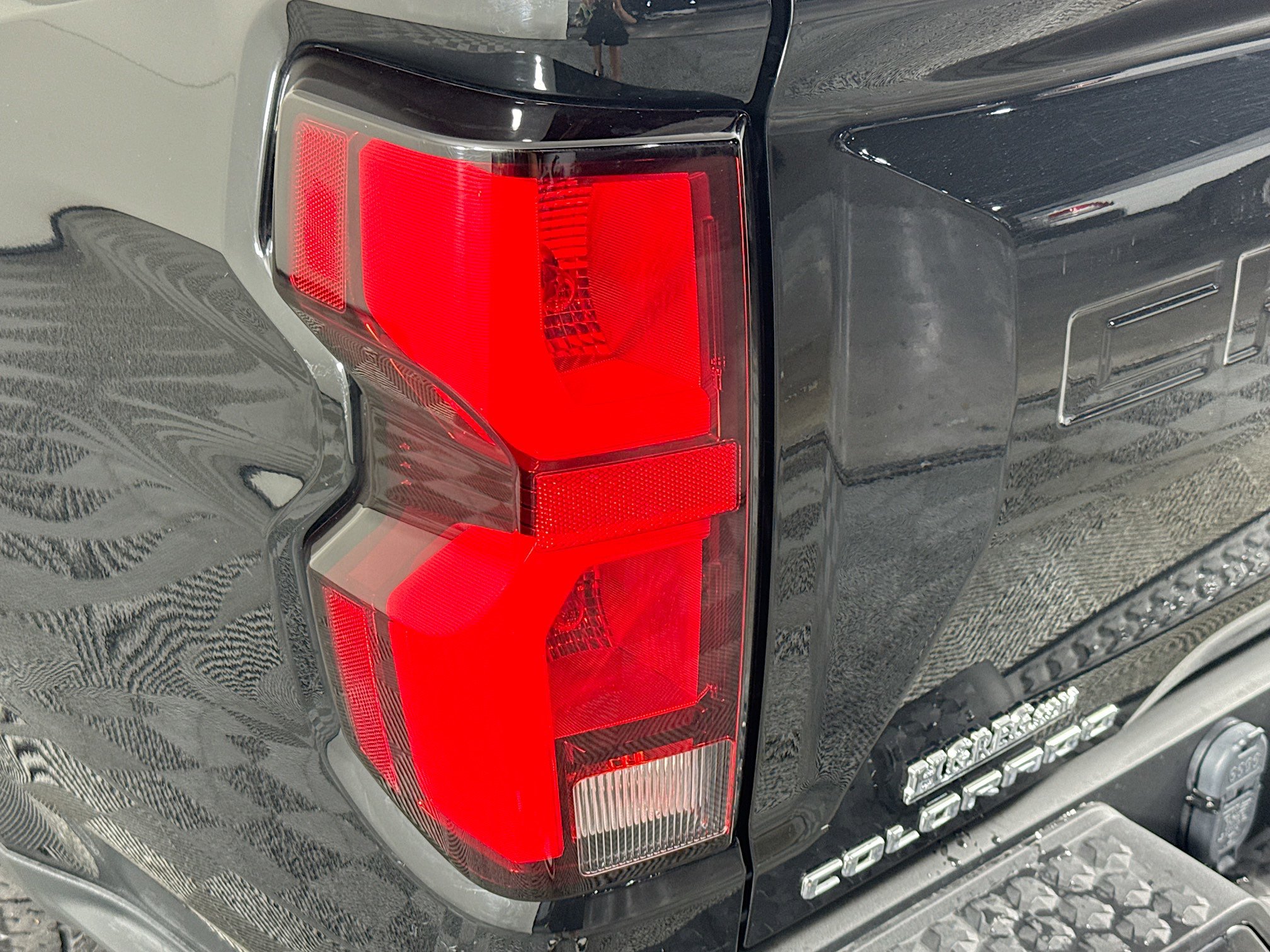 Used 2024 Chevrolet Colorado LT w/ LT Convenience Package III image 35