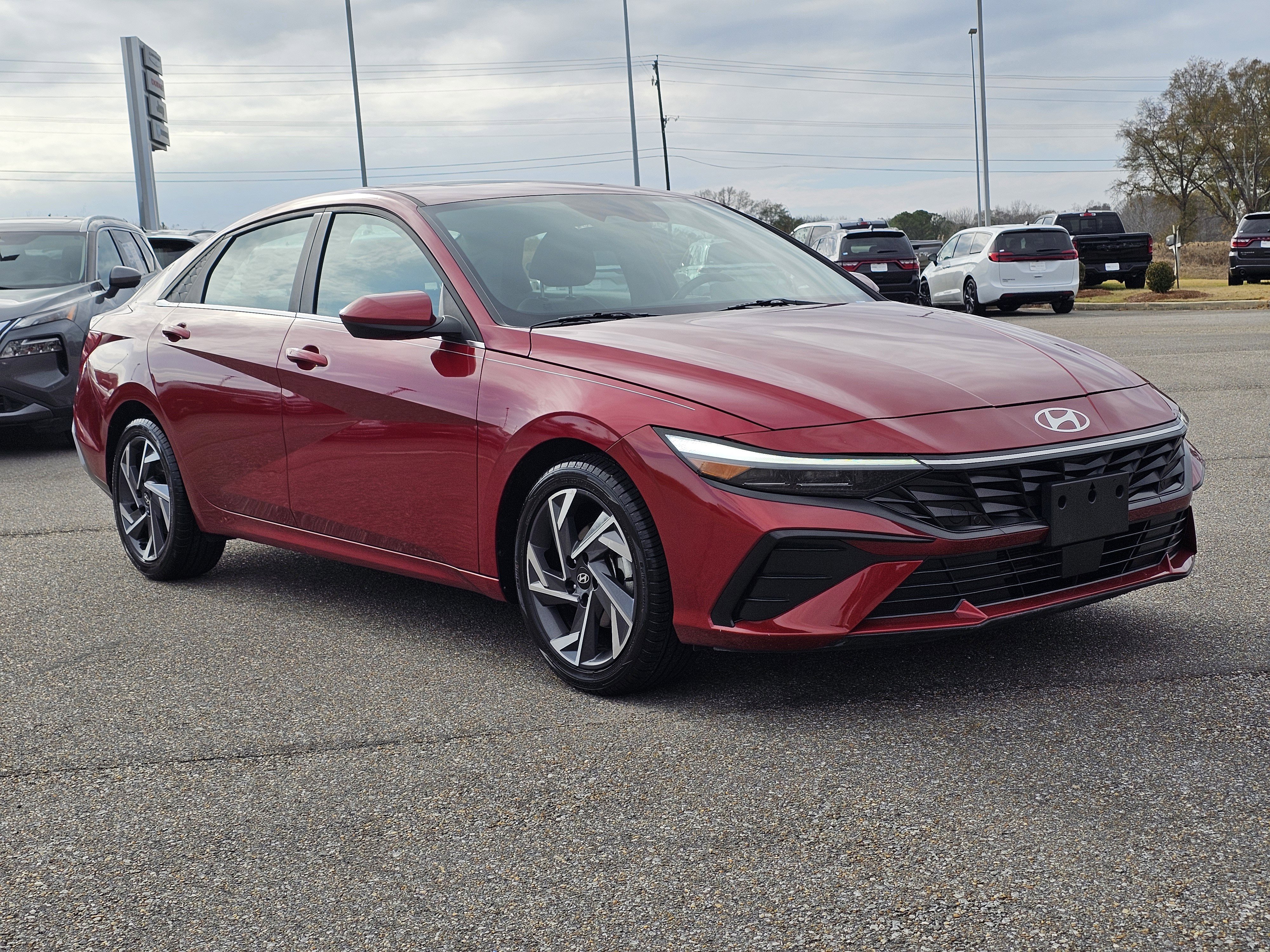 Used 2025 Hyundai Elantra SEL image 5
