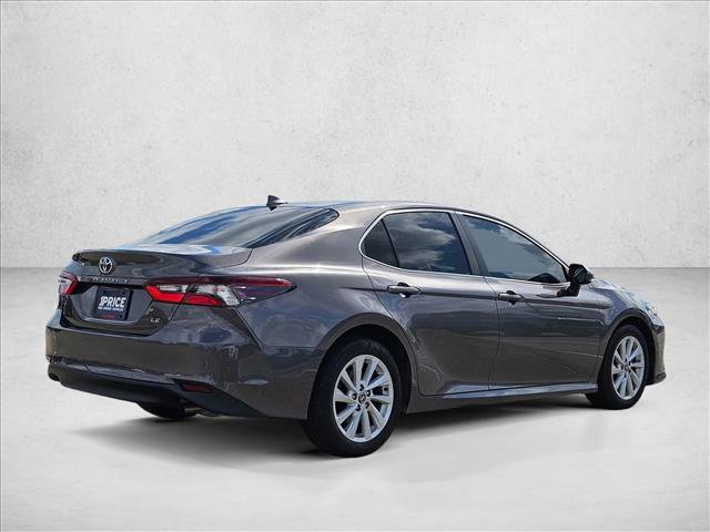 Used 2022 Toyota Camry LE image 5