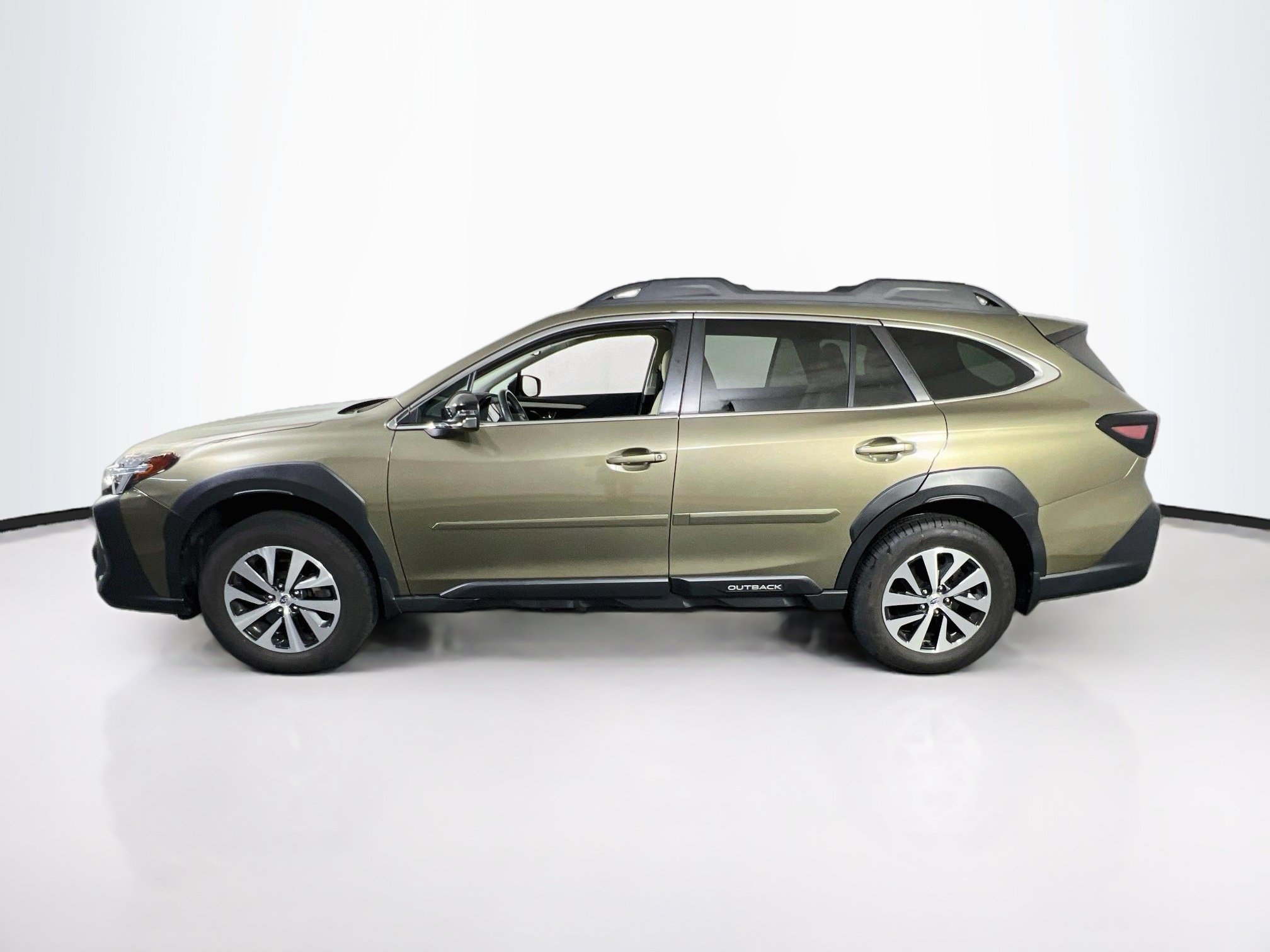 Used 2023 Subaru Outback Premium AWD/4WD image 8