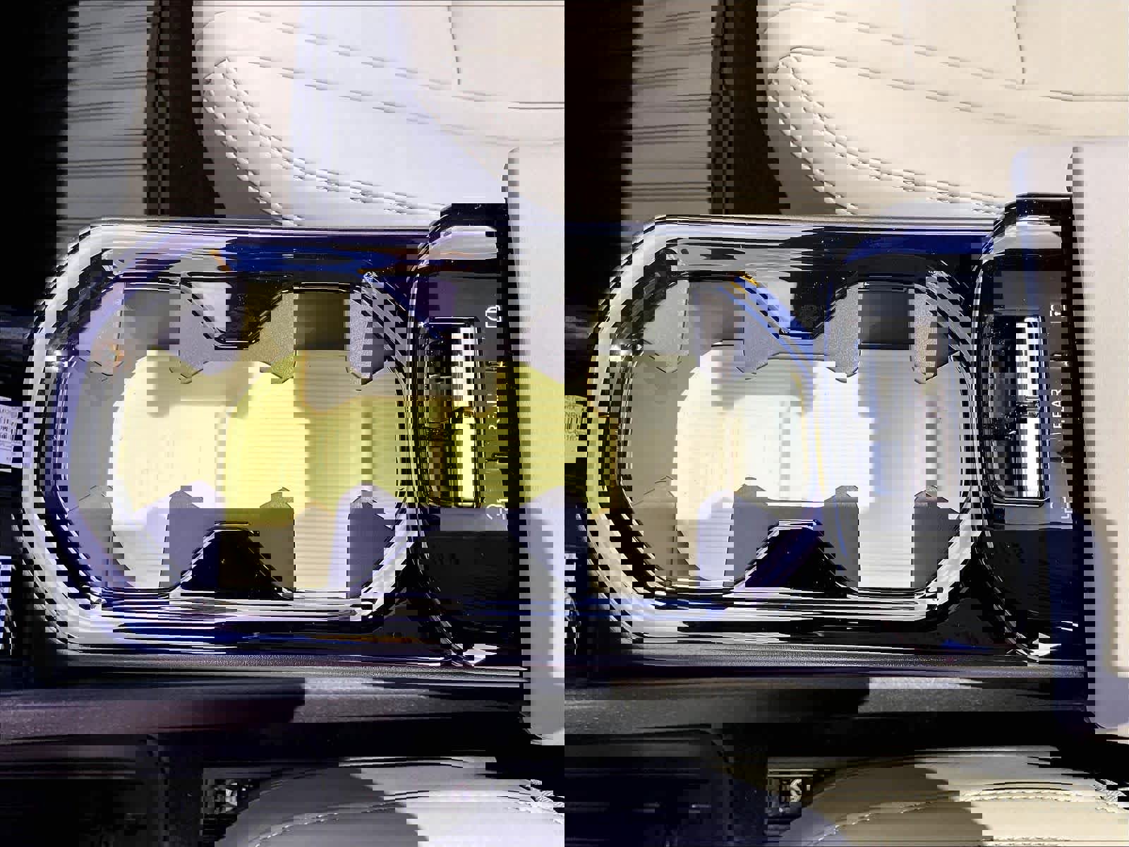 New 2026 Volvo EX30 Plus w/ Protection Package Premier AWD/4WD image 10