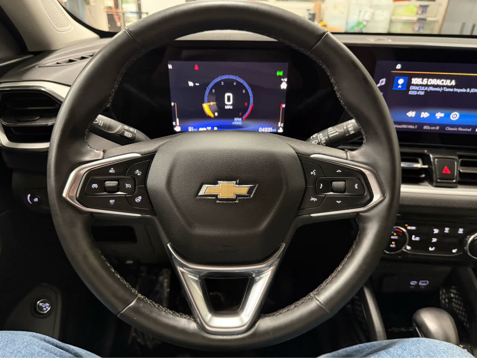 Used 2024 Chevrolet TrailBlazer LT w/ Convenience Package AWD/4WD image 11