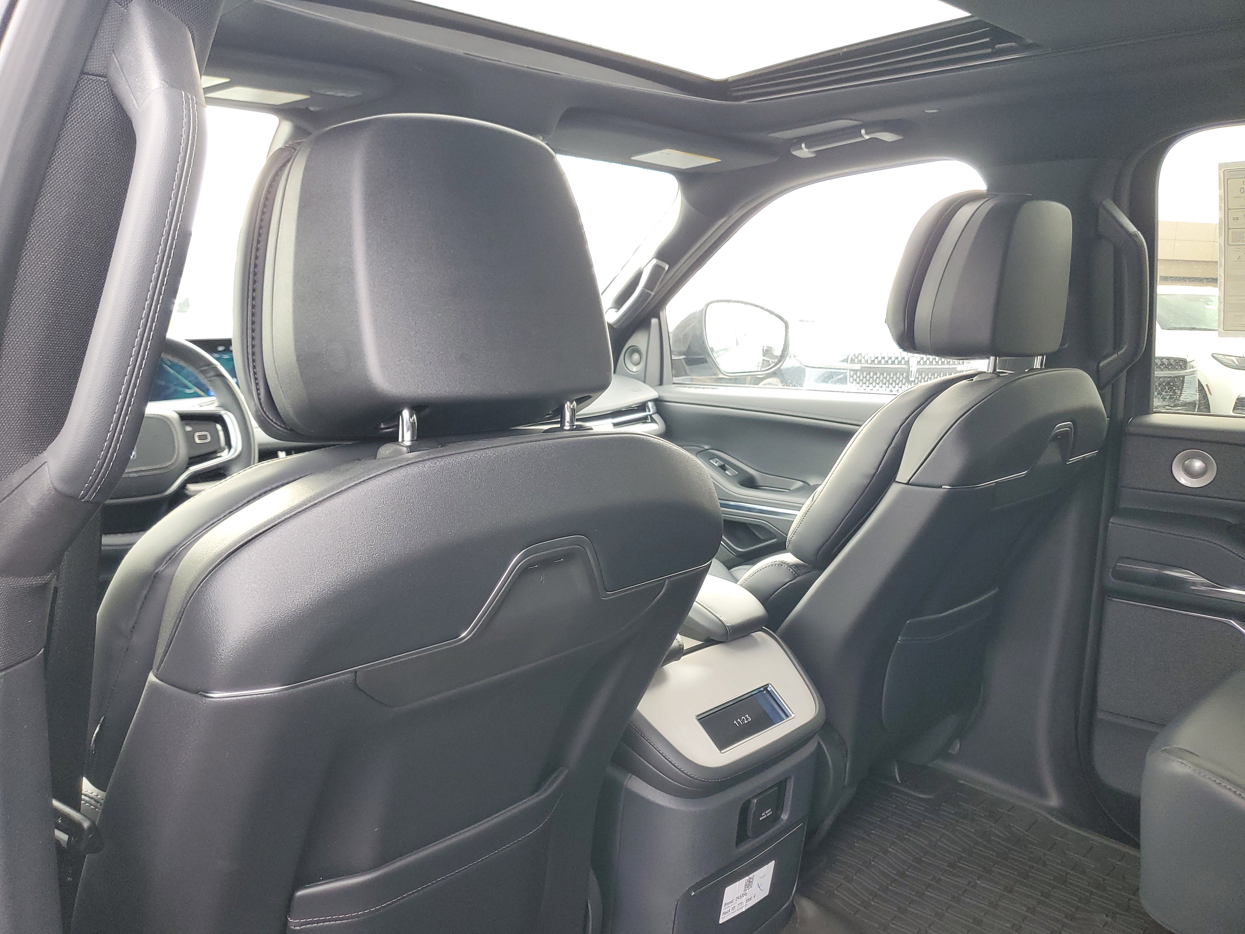 New 2026 Lincoln Navigator L Reserve w/ Jet Appearance Package image 28