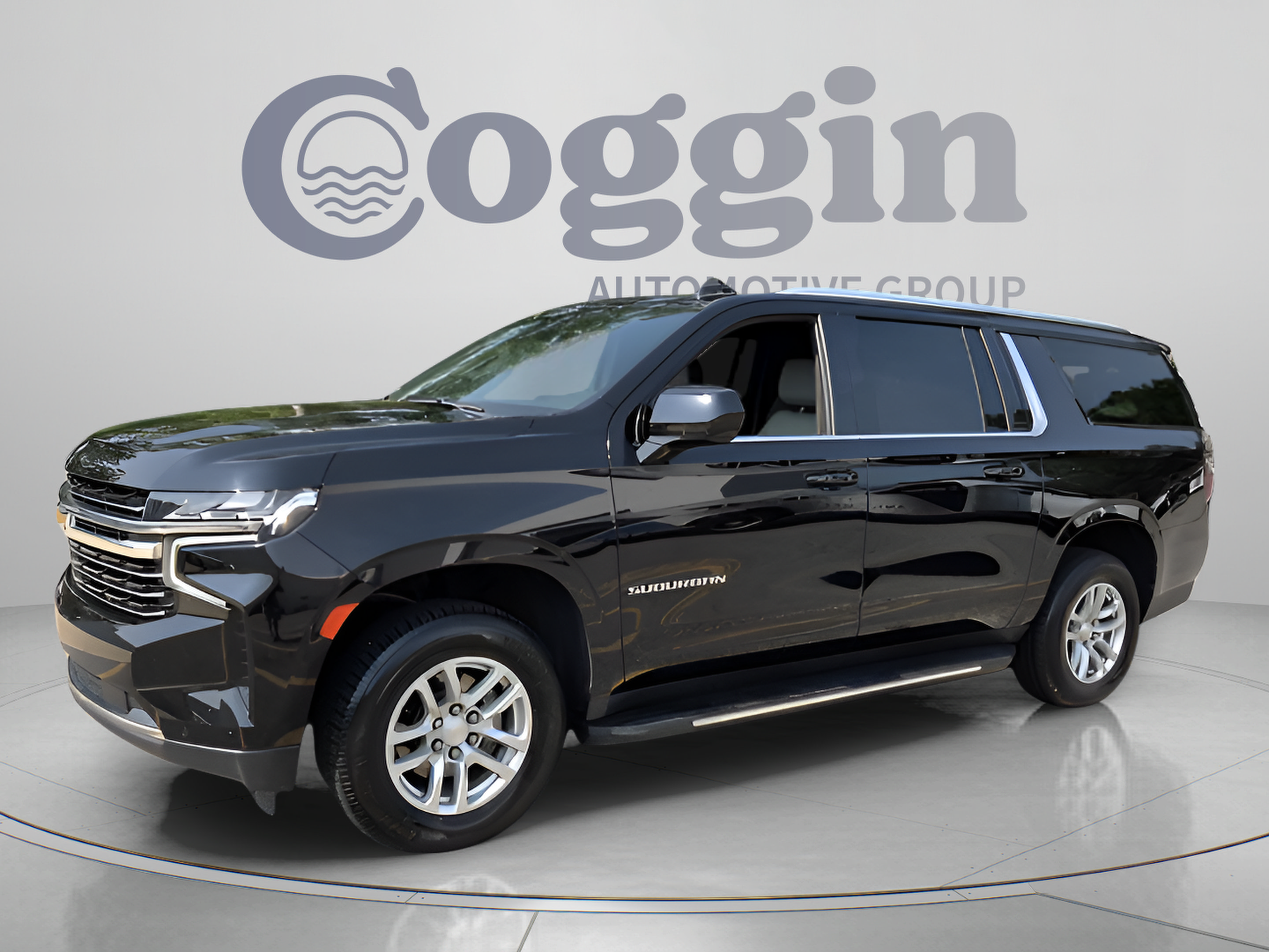 Certified 2024 Chevrolet Suburban LT RWD image 1