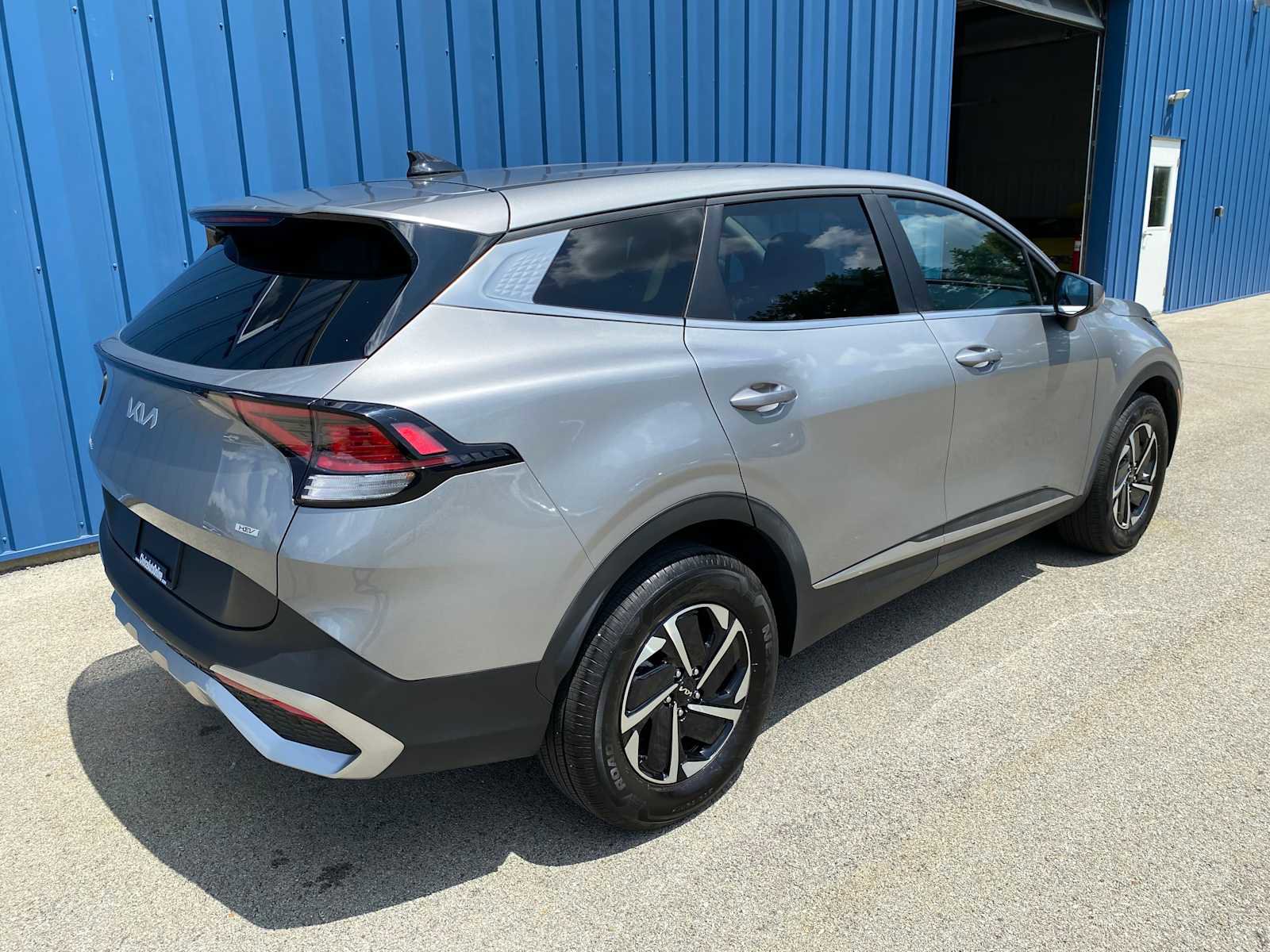 Used 2023 Kia Sportage LX AWD/4WD image 4