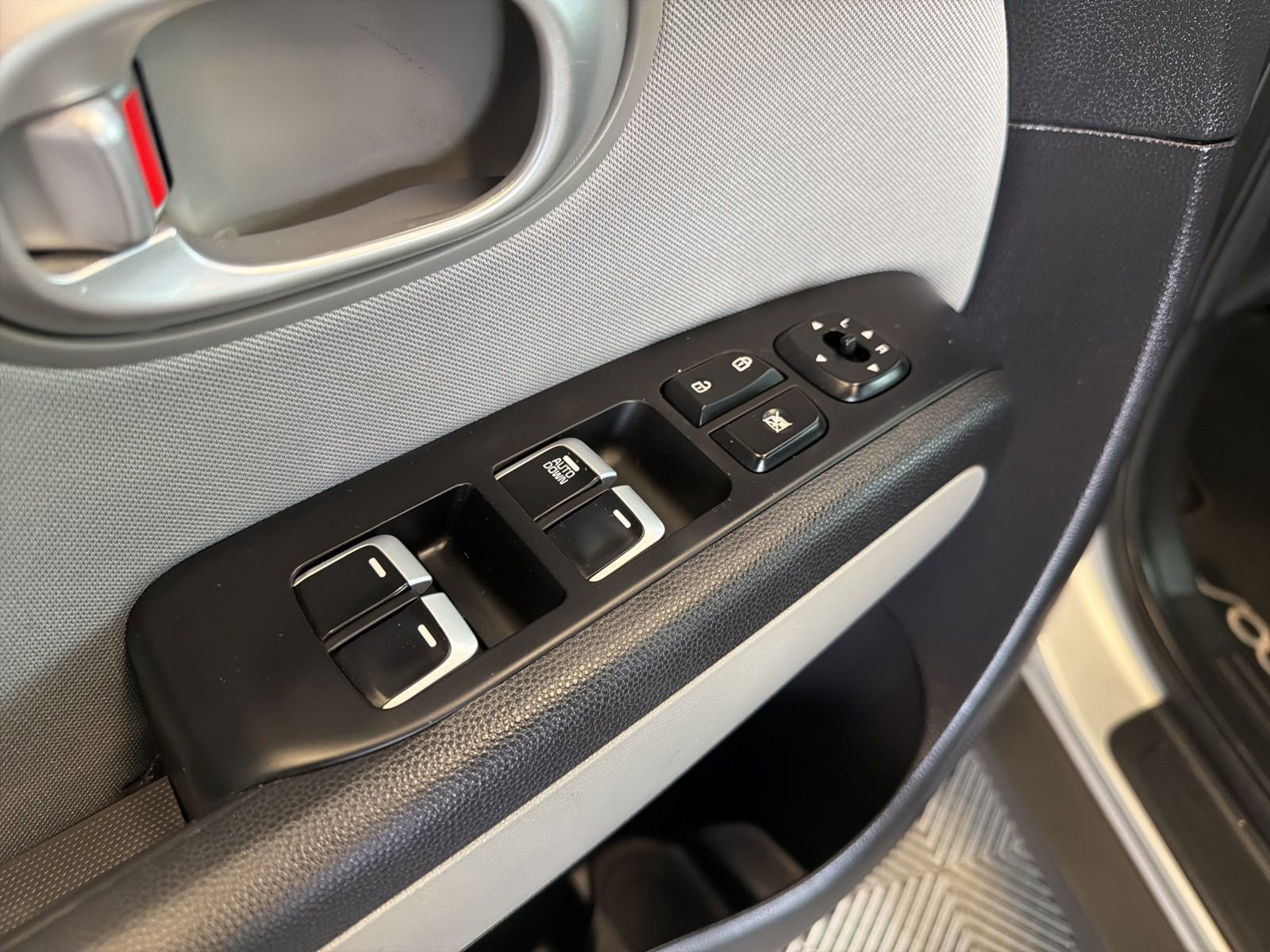 Used 2018 Kia Soul FWD image 13