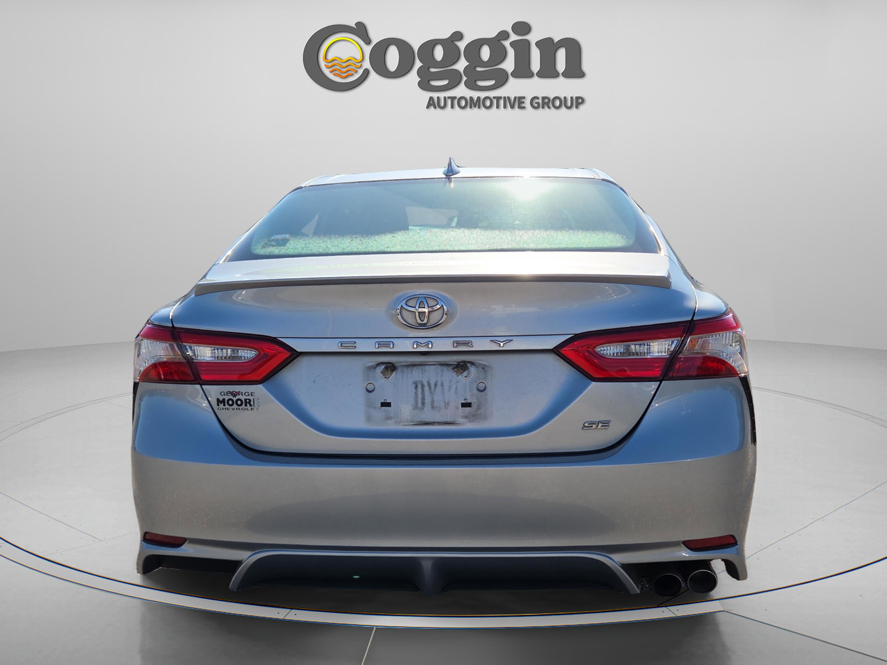 Used 2019 Toyota Camry SE FWD image 4